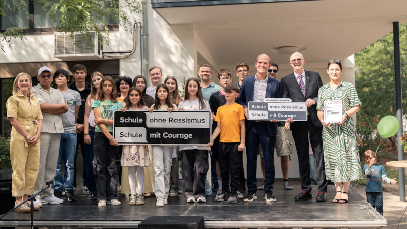 Schule feiert Sommerfest und erhält Titel „Schule ohne Rassismus – Schule mit Courage“